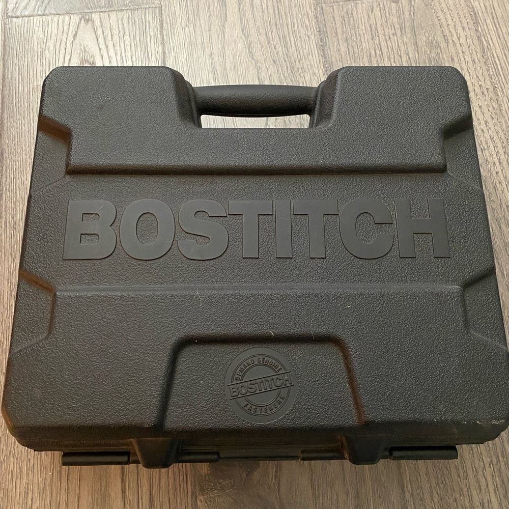 Bostitch N62FN Pneumatic Air Finish Nailer - Picture 5 of 5